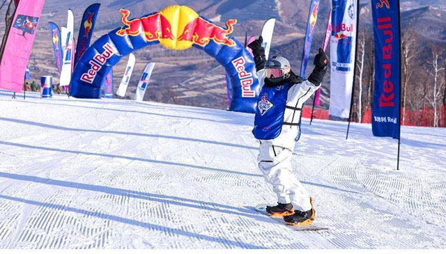 奥地利Red Bull Snow Charge 雪地冲锋赛开启今冬滑雪季